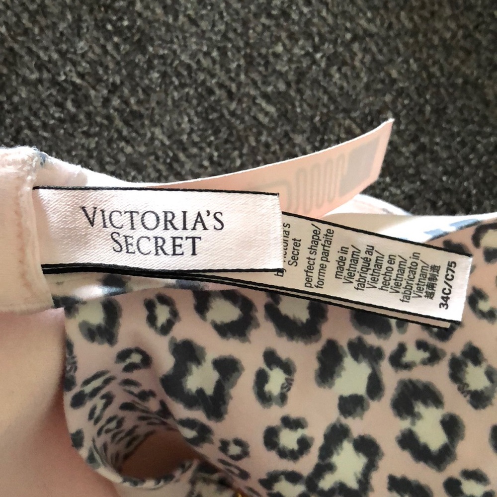 Victoria Secret Bra - Picture 3 of 6